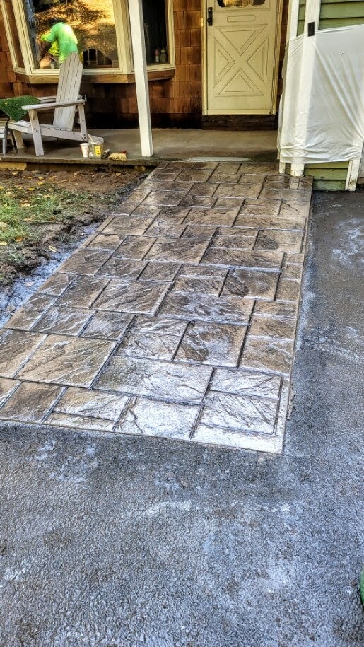 An ashlar slate patterned walkway